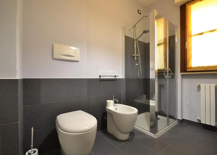 Vicino A Centro E Stazione - Small Business By Cinelli * Vercelli